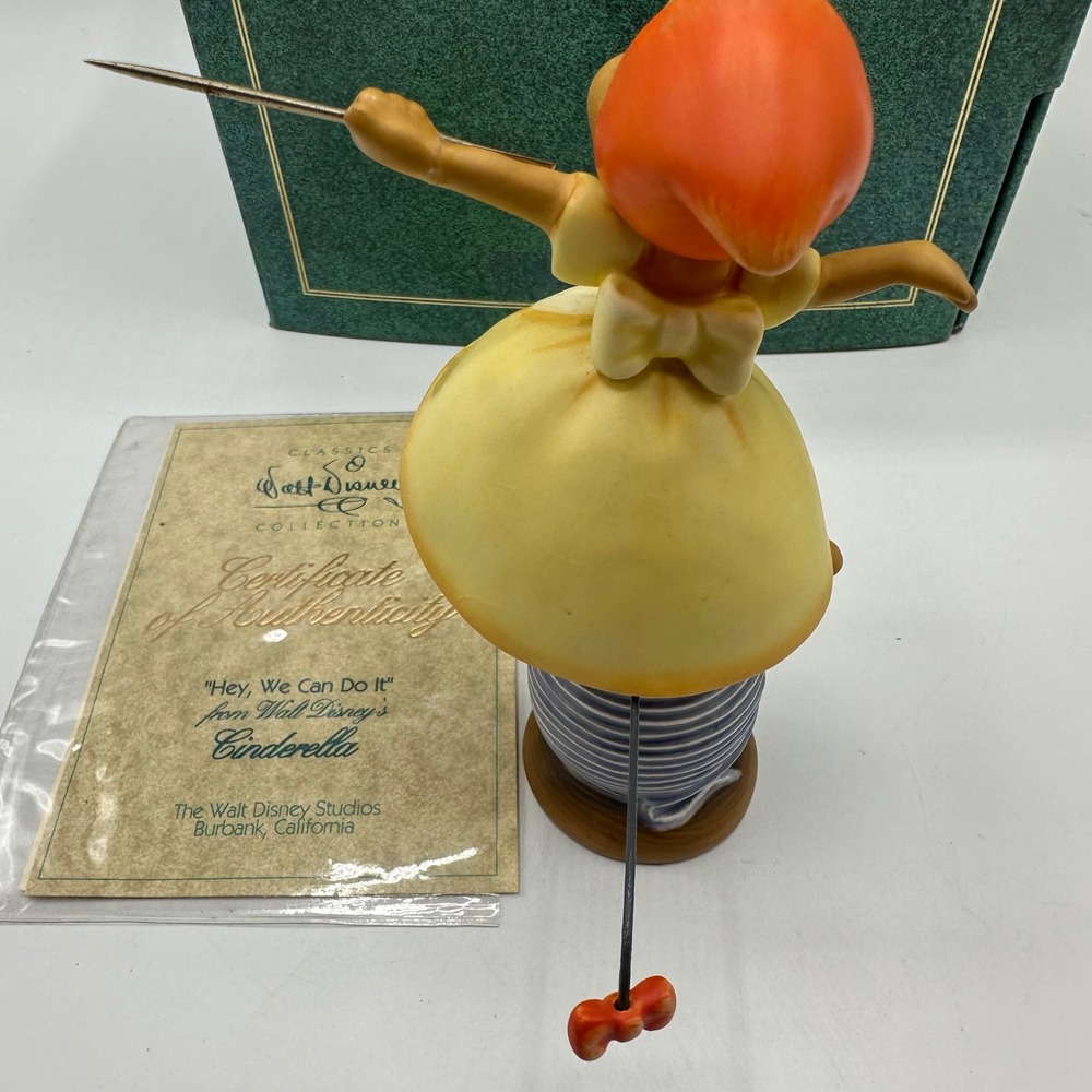 WDCC Disney Cinderella Hey We Can Do It Needle Mouse Figurine COA Box - Picture 2 of 10
